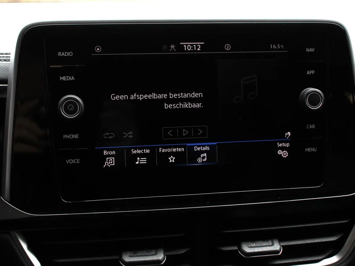 1.5 TSI 150pk Automaat R-Line Edition Navigatie Apple Carplay/Android Auto Camera Climate Control Electrisch te openen achterklep Dab Verwarmbare stoelen
