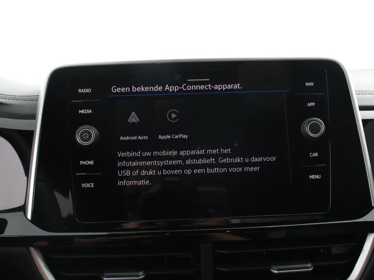 1.5 TSI 150pk Automaat R-Line Edition Navigatie Apple Carplay/Android Auto Camera Climate Control Electrisch te openen achterklep Dab Verwarmbare stoelen