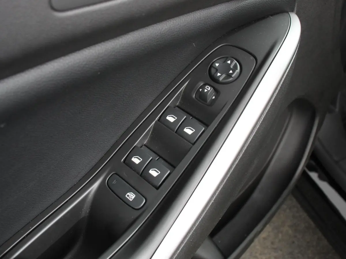 1.2 Turbo GS Automaat Navigatie Apple Carplay/Android Auto Camera Parkeersensoren Adaptive Cruise Control Dodehoekdetectie Stoel-en stuurverwarming Climate Control Lichtmetalen velgen
