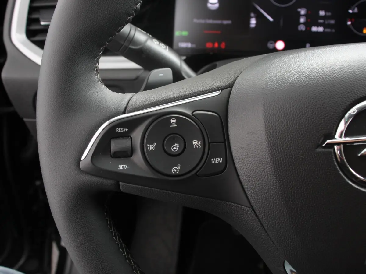 1.2 Turbo GS Automaat Navigatie Apple Carplay/Android Auto Camera Parkeersensoren Adaptive Cruise Control Dodehoekdetectie Stoel-en stuurverwarming Climate Control Lichtmetalen velgen