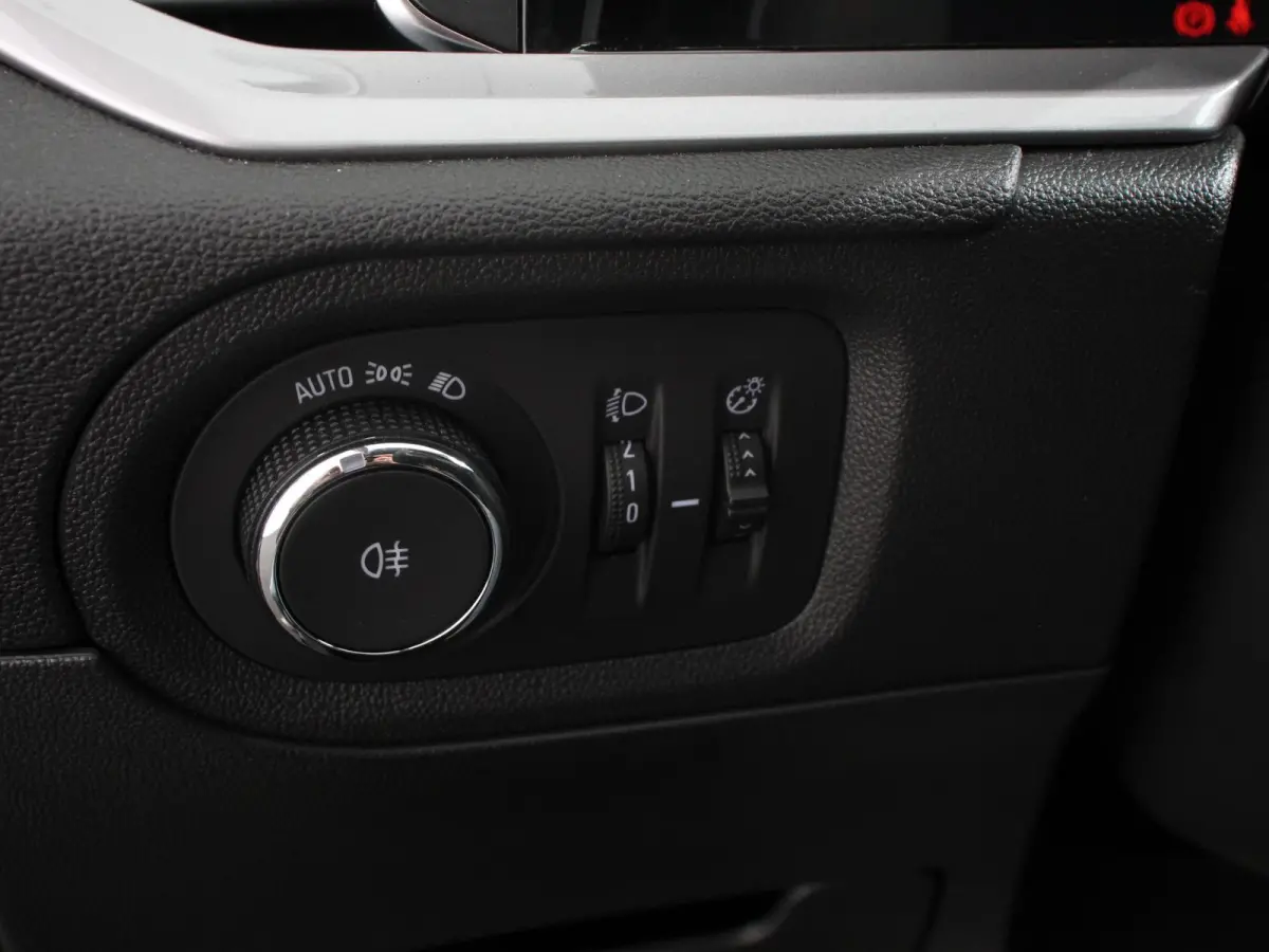 1.2 Turbo GS Automaat Navigatie Apple Carplay/Android Auto Camera Parkeersensoren Adaptive Cruise Control Dodehoekdetectie Stoel-en stuurverwarming Climate Control Lichtmetalen velgen