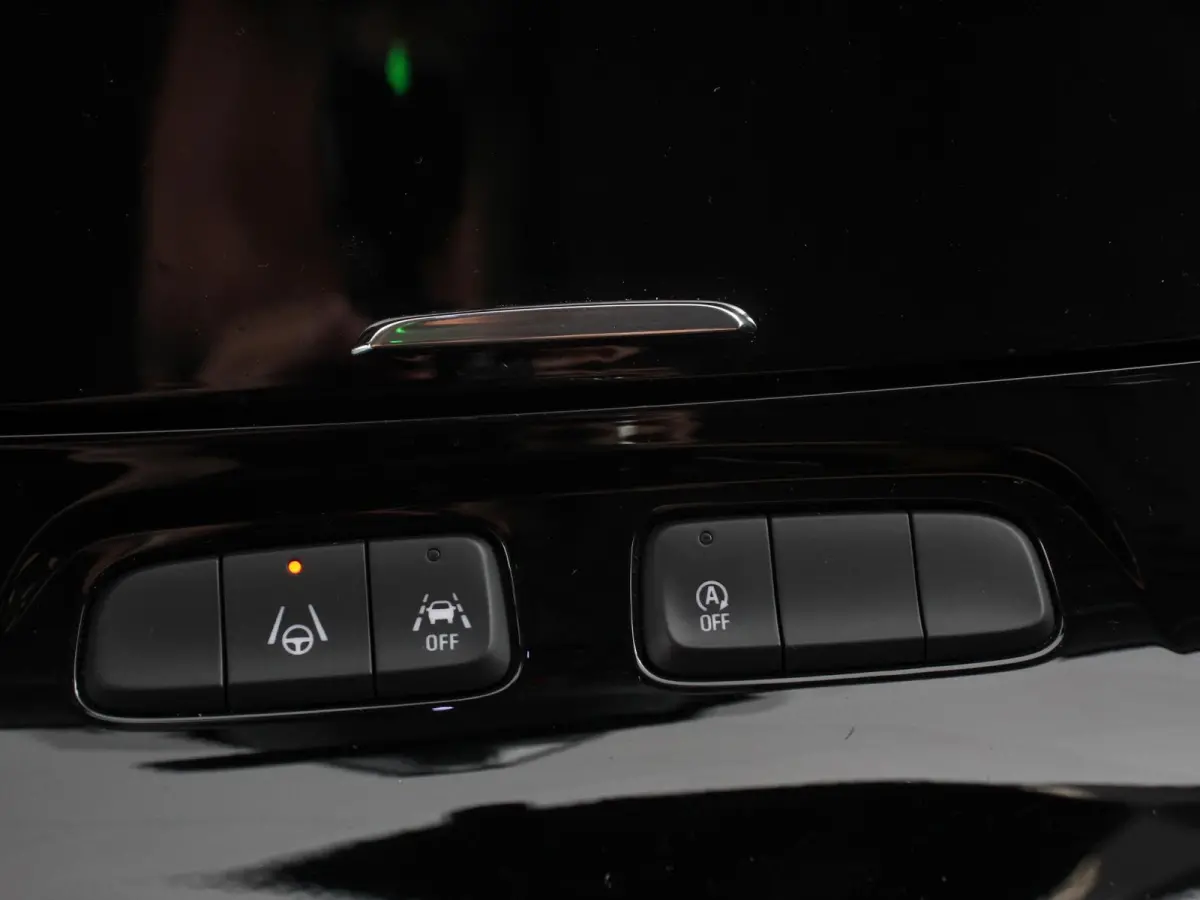 1.2 Turbo GS Automaat Navigatie Apple Carplay/Android Auto Camera Parkeersensoren Adaptive Cruise Control Dodehoekdetectie Stoel-en stuurverwarming Climate Control Lichtmetalen velgen