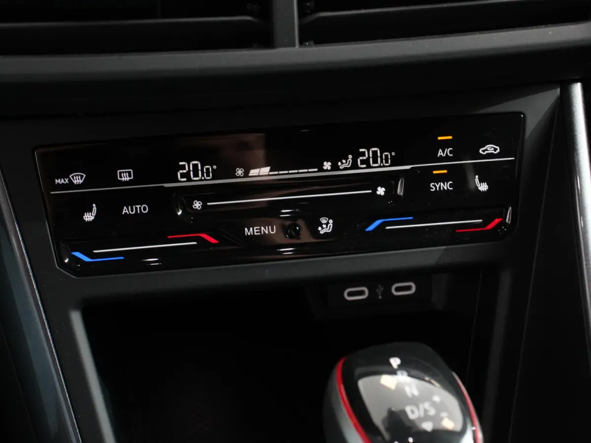 2.0 TSI GTI 207pk Automaat Digitale Cockpit Navigatie Apple Carplay/Android Auto Climate Control Extra getint Glas Stoelverwarming Dab Led Adaptive Cruise Control
