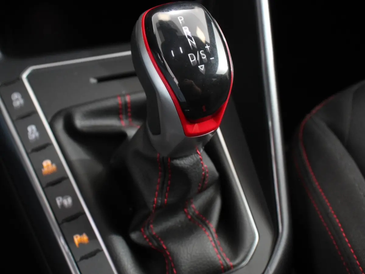 2.0 TSI GTI 207pk Automaat Digitale Cockpit Navigatie Apple Carplay/Android Auto Climate Control Extra getint Glas Stoelverwarming Dab Led Adaptive Cruise Control