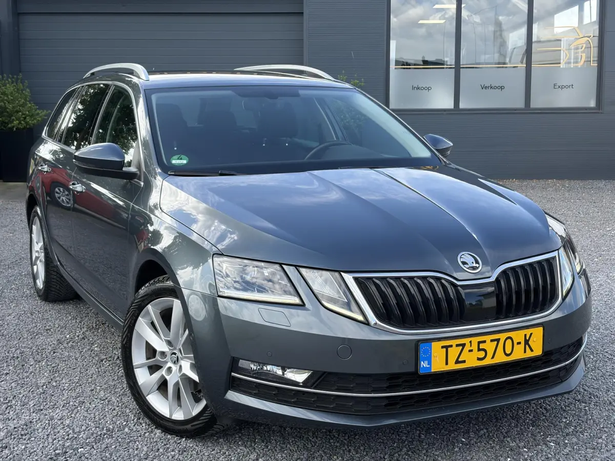 1.5 TSI Greentech Style Business 2e Eigenaar,Draadloze telefoonlader,Carplay,Camera,Navi,Trekhaak,150pk,Pdc V+A,Keyless,Clima,Cruise,Elekt.Stoel,Recent beurt gehad,N.A.P,Apk tot 07-2027