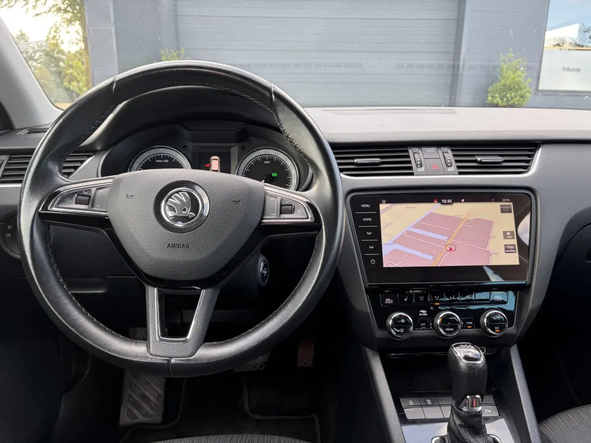 1.5 TSI Greentech Style Business 2e Eigenaar,Draadloze telefoonlader,Carplay,Camera,Navi,Trekhaak,150pk,Pdc V+A,Keyless,Clima,Cruise,Elekt.Stoel,Recent beurt gehad,N.A.P,Apk tot 07-2027