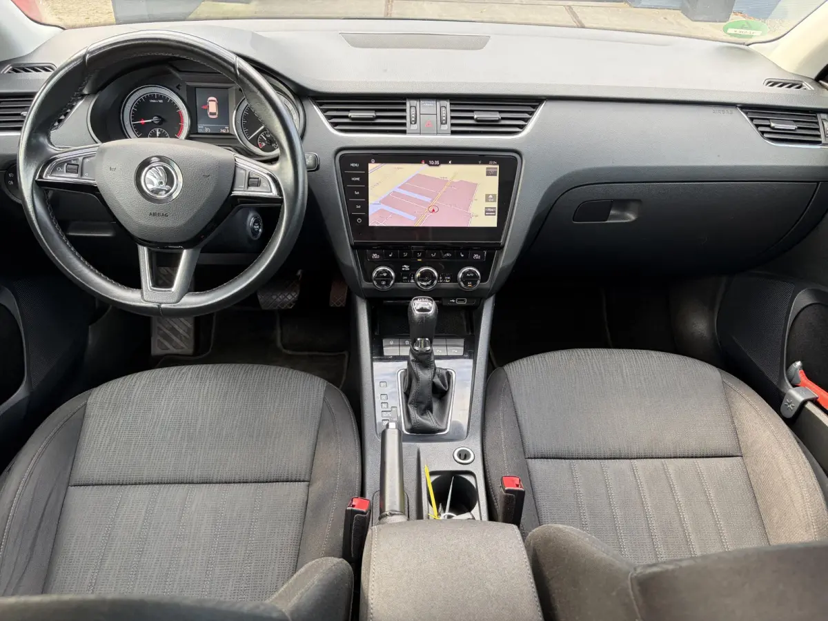 1.5 TSI Greentech Style Business 2e Eigenaar,Draadloze telefoonlader,Carplay,Camera,Navi,Trekhaak,150pk,Pdc V+A,Keyless,Clima,Cruise,Elekt.Stoel,Recent beurt gehad,N.A.P,Apk tot 07-2027