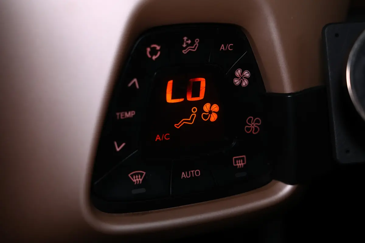 1.0 VTi Elle AVM CARPLAY NAVI CLIMA CAMERA CRUISE BT 2018