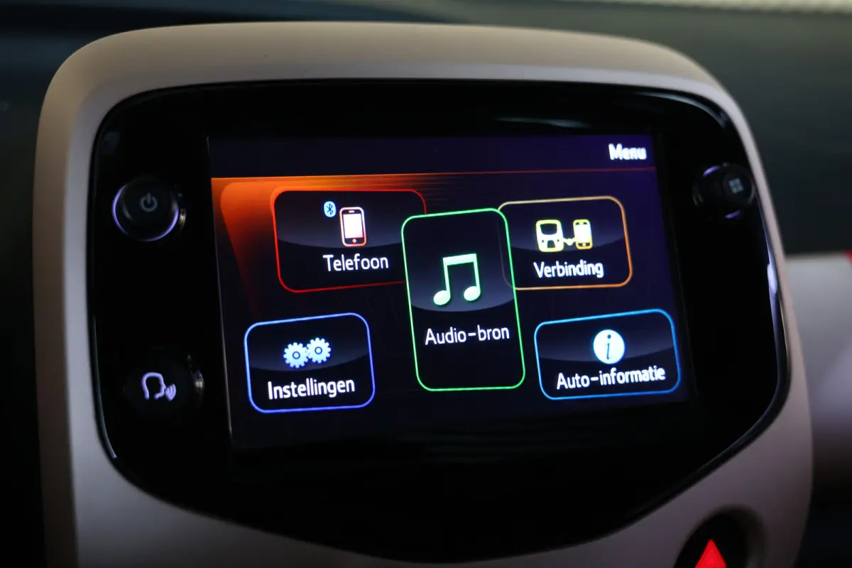 1.0 VTi Elle AVM CARPLAY NAVI CLIMA CAMERA CRUISE BT 2018
