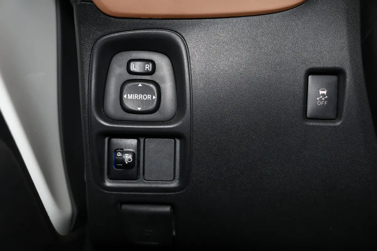 1.0 VTi Elle AVM CARPLAY NAVI CLIMA CAMERA CRUISE BT 2018