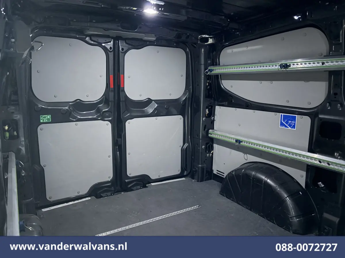2.0 TDCI 136pk L1H1 Euro6 Airco | Camera | Navigatie | LED | Apple Carplay | Adaptieve Cruisecontrol Android Auto, Verwarmde voorruit, Stoelverwarming, Parkeersensoren, Bijrijdersbank, 2590k