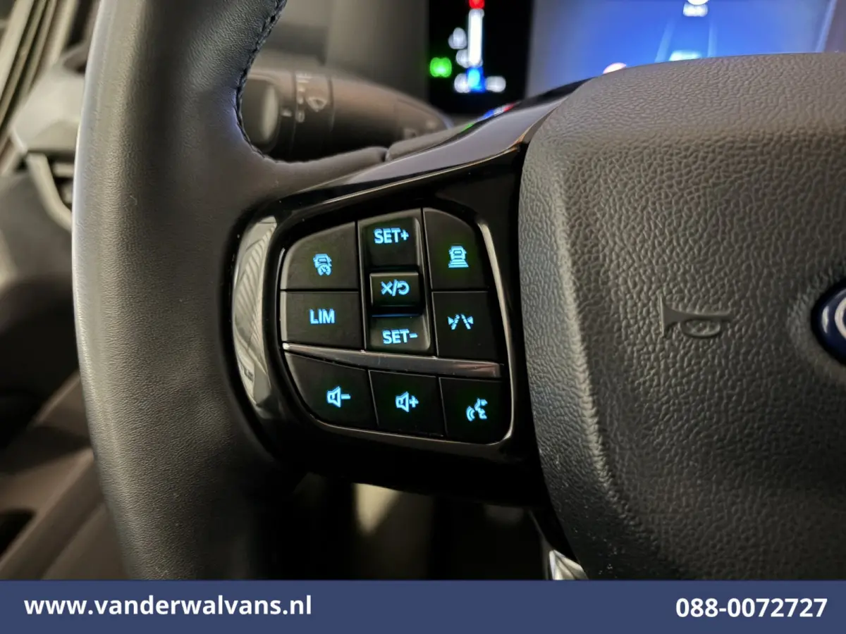 2.0 TDCI 136pk L1H1 Euro6 Airco | Camera | Navigatie | LED | Apple Carplay | Adaptieve Cruisecontrol Android Auto, Verwarmde voorruit, Stoelverwarming, Parkeersensoren, Bijrijdersbank, 2590k