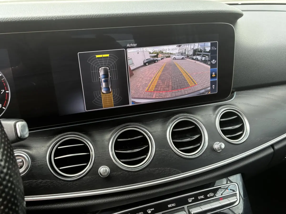 E200 Widescreen Head-up Cruise Led Nl Auto 2016 Nieuw Model Vol Opties Trekhaak Sfeerverlichting Comfortstoel(en) Camera Carplay Burmester instalatie