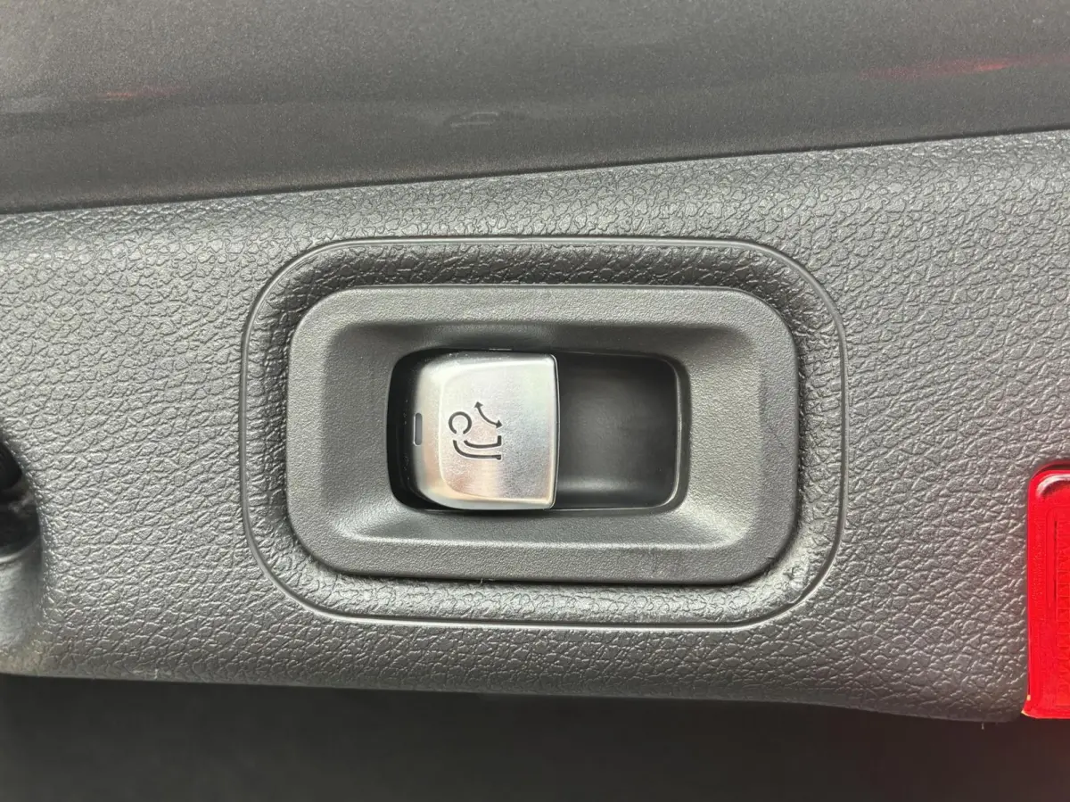 E200 Widescreen Head-up Cruise Led Nl Auto 2016 Nieuw Model Vol Opties Trekhaak Sfeerverlichting Comfortstoel(en) Camera Carplay Burmester instalatie
