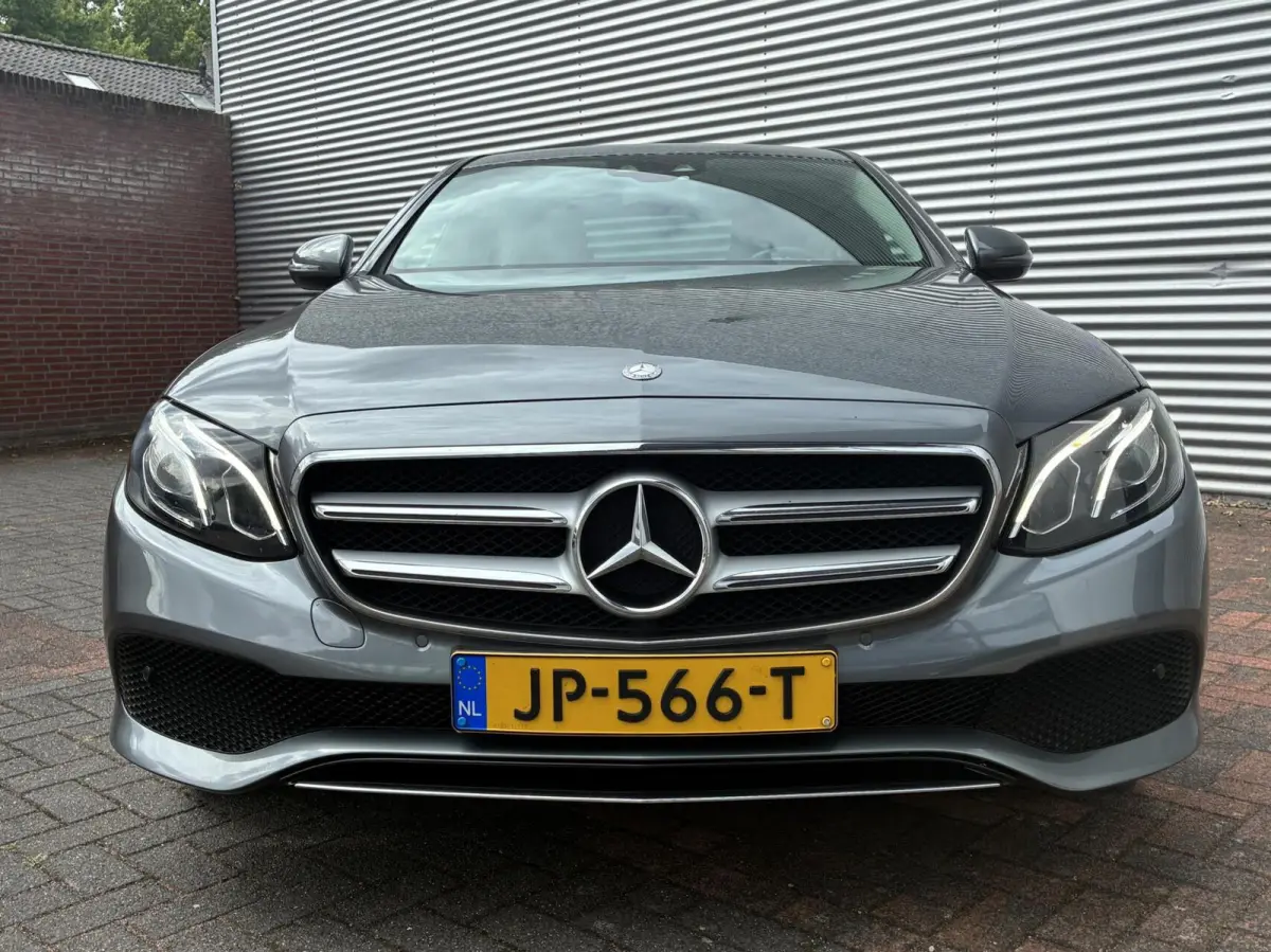 E200 Widescreen Head-up Cruise Led Nl Auto 2016 Nieuw Model Vol Opties Trekhaak Sfeerverlichting Comfortstoel(en) Camera Carplay Burmester instalatie