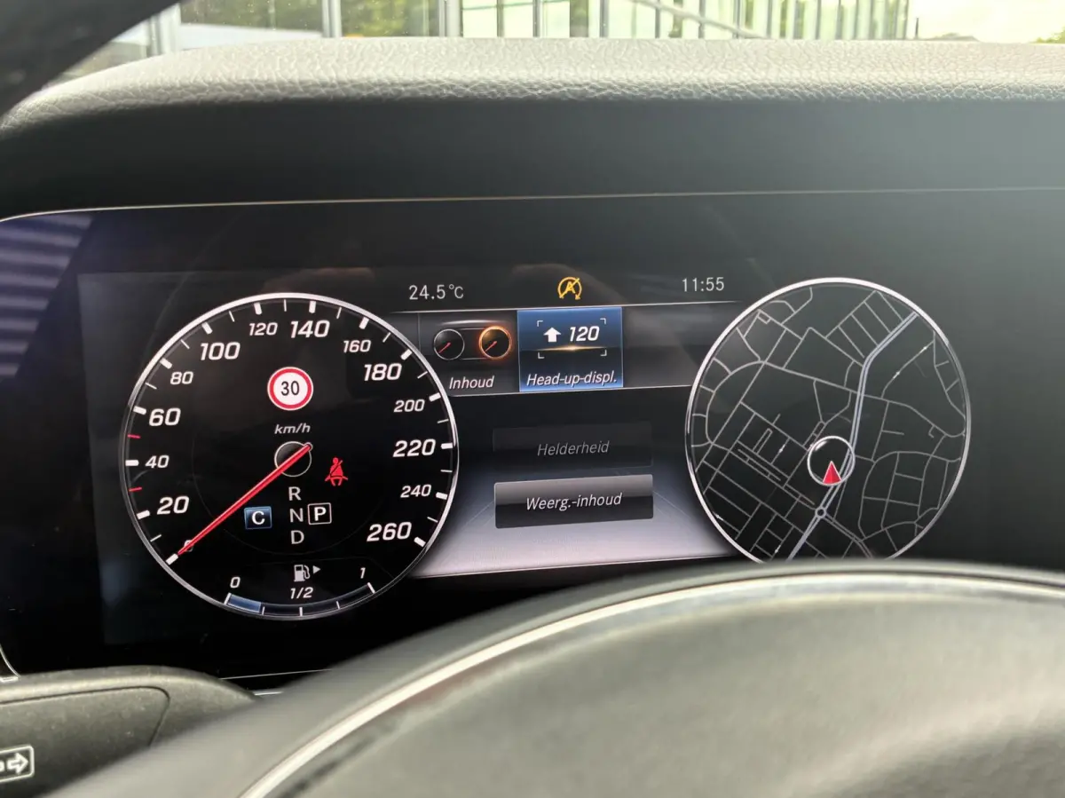 E200 Widescreen Head-up Cruise Led Nl Auto 2016 Nieuw Model Vol Opties Trekhaak Sfeerverlichting Comfortstoel(en) Camera Carplay Burmester instalatie