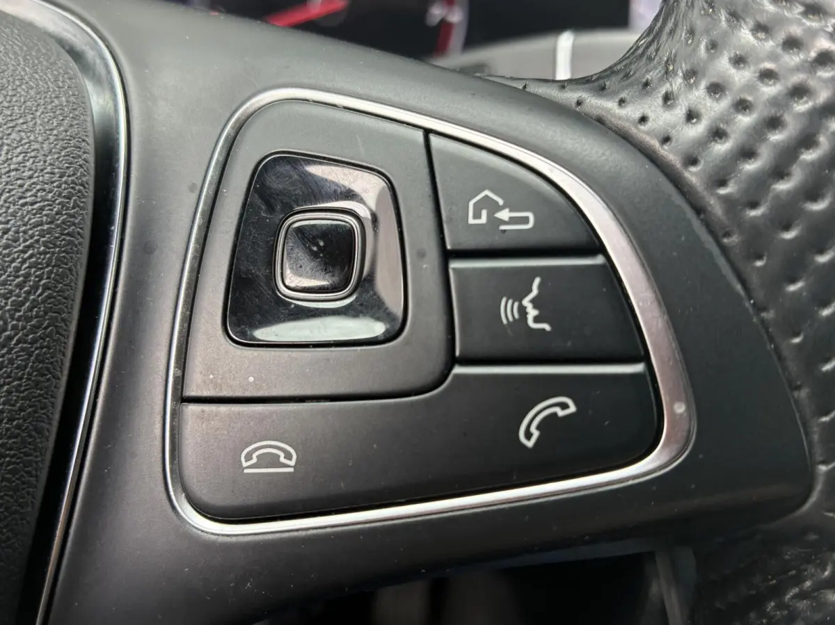 E200 Widescreen Head-up Cruise Led Nl Auto 2016 Nieuw Model Vol Opties Trekhaak Sfeerverlichting Comfortstoel(en) Camera Carplay Burmester instalatie