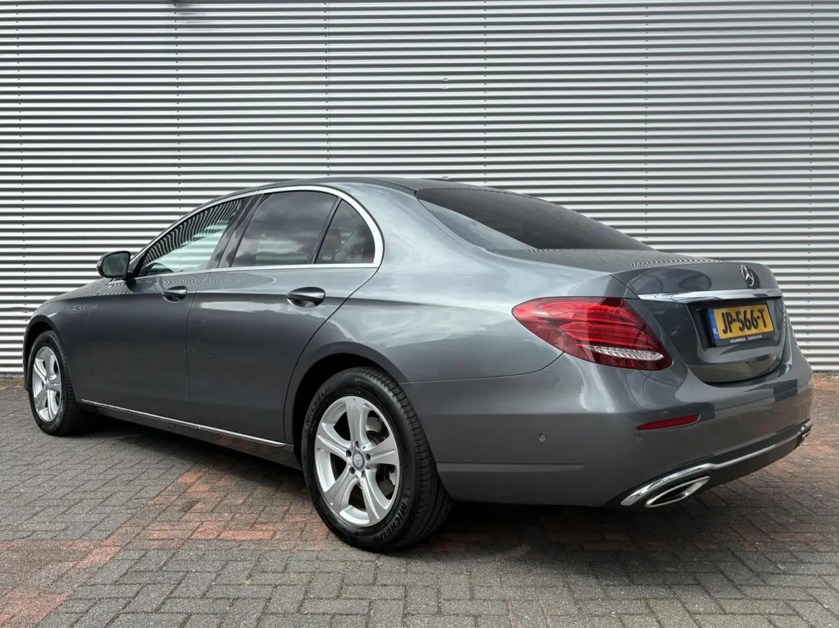 E200 Widescreen Head-up Cruise Led Nl Auto 2016 Nieuw Model Vol Opties Trekhaak Sfeerverlichting Comfortstoel(en) Camera Carplay Burmester instalatie