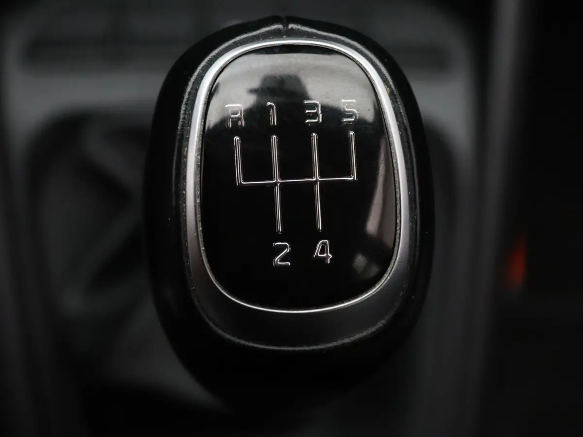 100pk T-GDi DynamicLine Apple Carplay/Android Auto | Airco