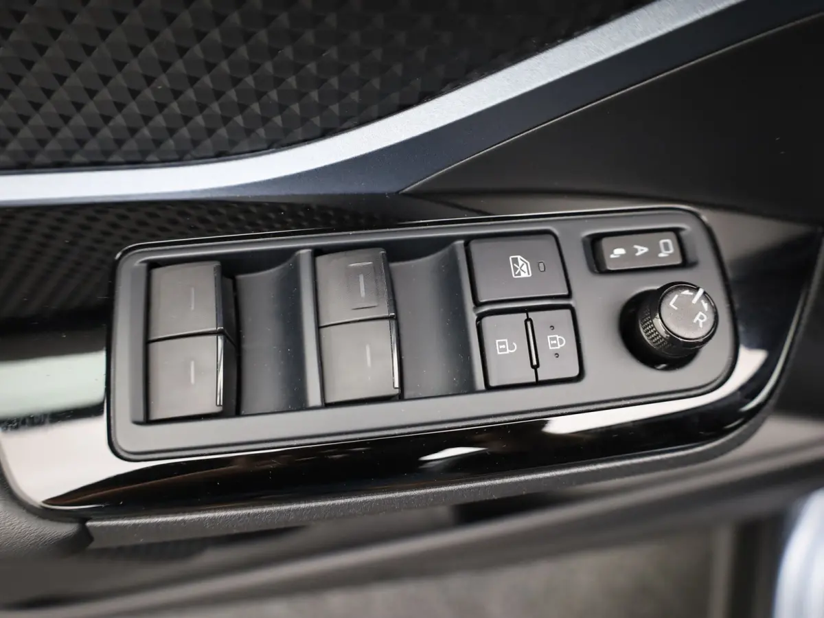1.8 Hybrid Style | JBL | BSM | Keyless | Stoelverw. | PDC V&A | Prijs Rijklaar!!