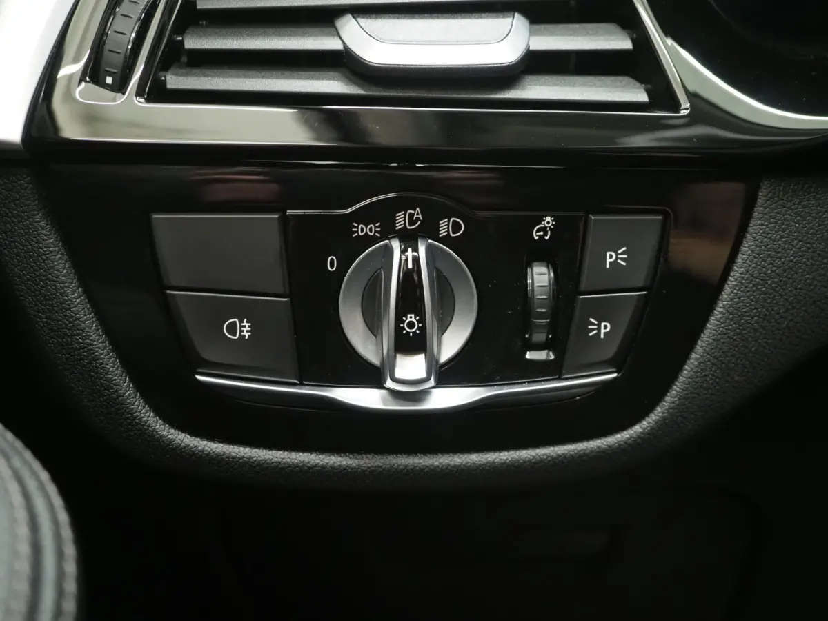 530e | Leder | Memory | Stoelventilatie | Adaptive Cruise | Camera | Sfeerlicht | Dodehoek