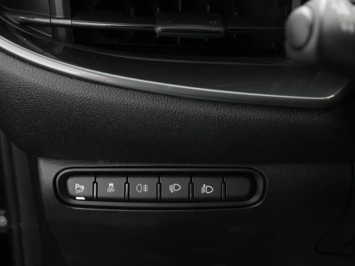 Urban 42 kWh Airco Climatronic Camera Stoelverwarming Keyless Wireless CarPlay Dodehoek Assistant 85 kW Charger Actieradius 320km WLTP