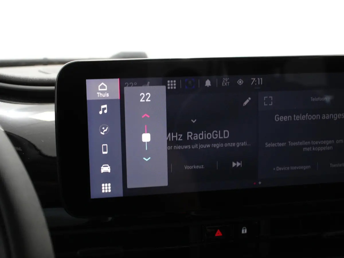 Urban 42 kWh Airco Climatronic Camera Stoelverwarming Keyless Wireless CarPlay Dodehoek Assistant 85 kW Charger Actieradius 320km WLTP