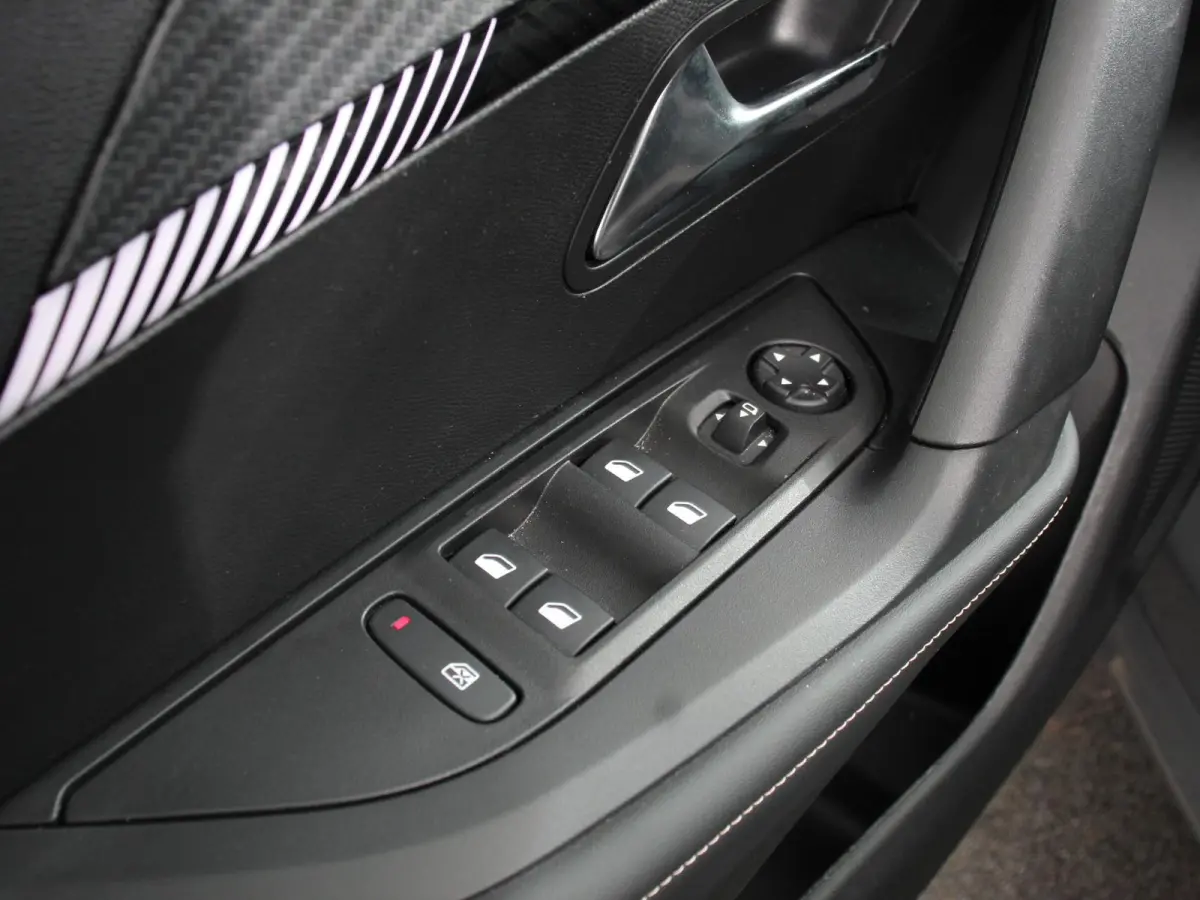 EV Allure 50 kWh Navigatie Apple Carplay/Android Auto Climate Control Led Parkeer sensoren Cruise Control Stoelverwarming