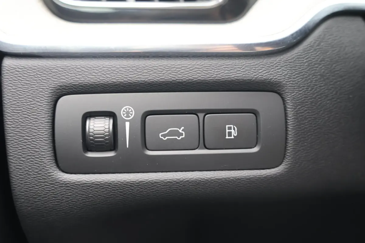 T6 Recharge AWD Inscription | Stoelverwarming | Trekhaak | Parkeercamera | Panoramadak | Pilot Assist | BLIS | Leder | Keyless