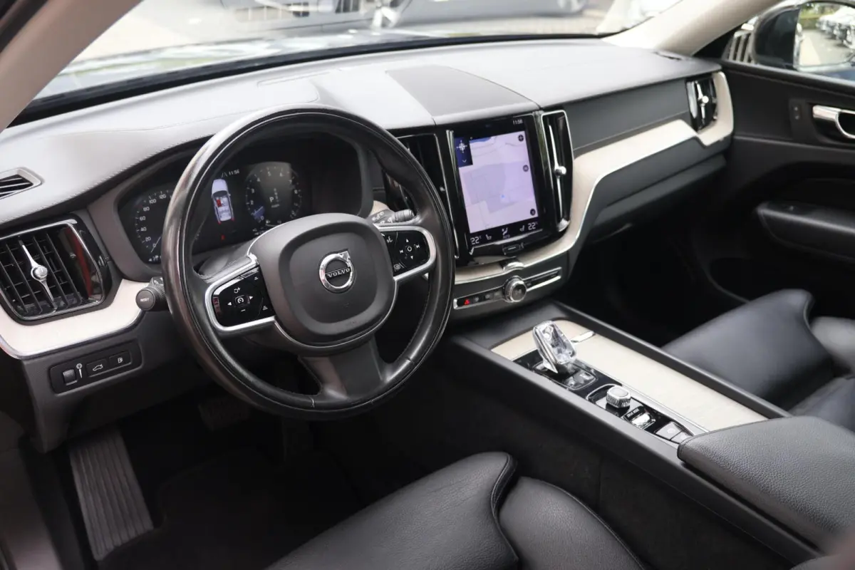 T6 Recharge AWD Inscription | Stoelverwarming | Trekhaak | Parkeercamera | Panoramadak | Pilot Assist | BLIS | Leder | Keyless