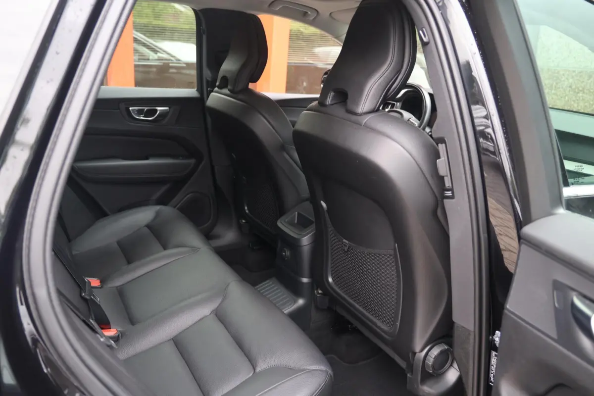 T6 Recharge AWD Inscription | Stoelverwarming | Trekhaak | Parkeercamera | Panoramadak | Pilot Assist | BLIS | Leder | Keyless