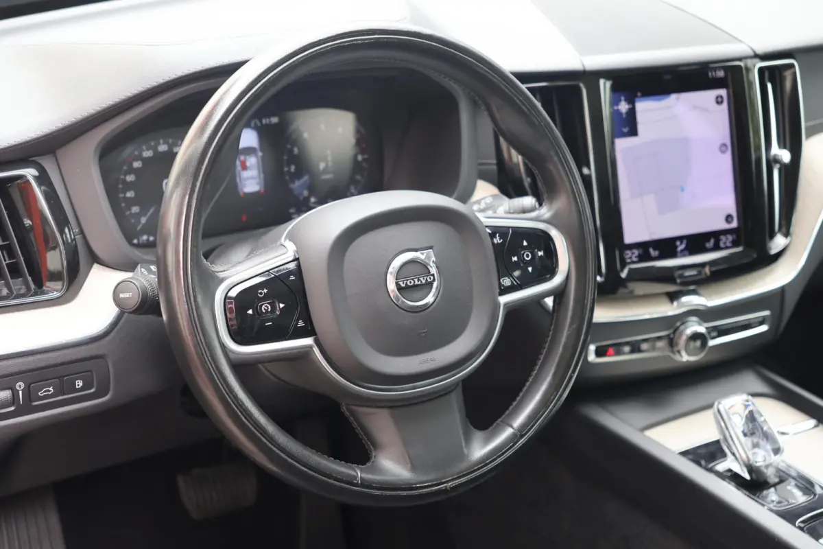 T6 Recharge AWD Inscription | Stoelverwarming | Trekhaak | Parkeercamera | Panoramadak | Pilot Assist | BLIS | Leder | Keyless