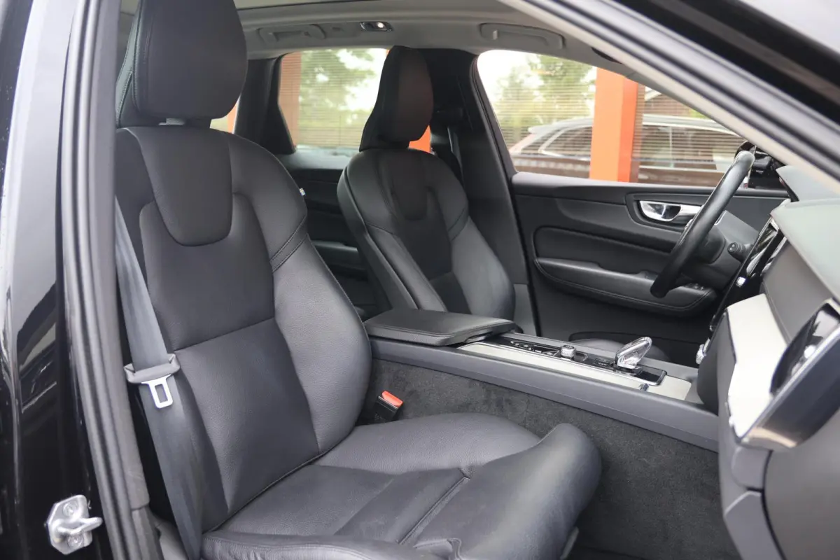 T6 Recharge AWD Inscription | Stoelverwarming | Trekhaak | Parkeercamera | Panoramadak | Pilot Assist | BLIS | Leder | Keyless