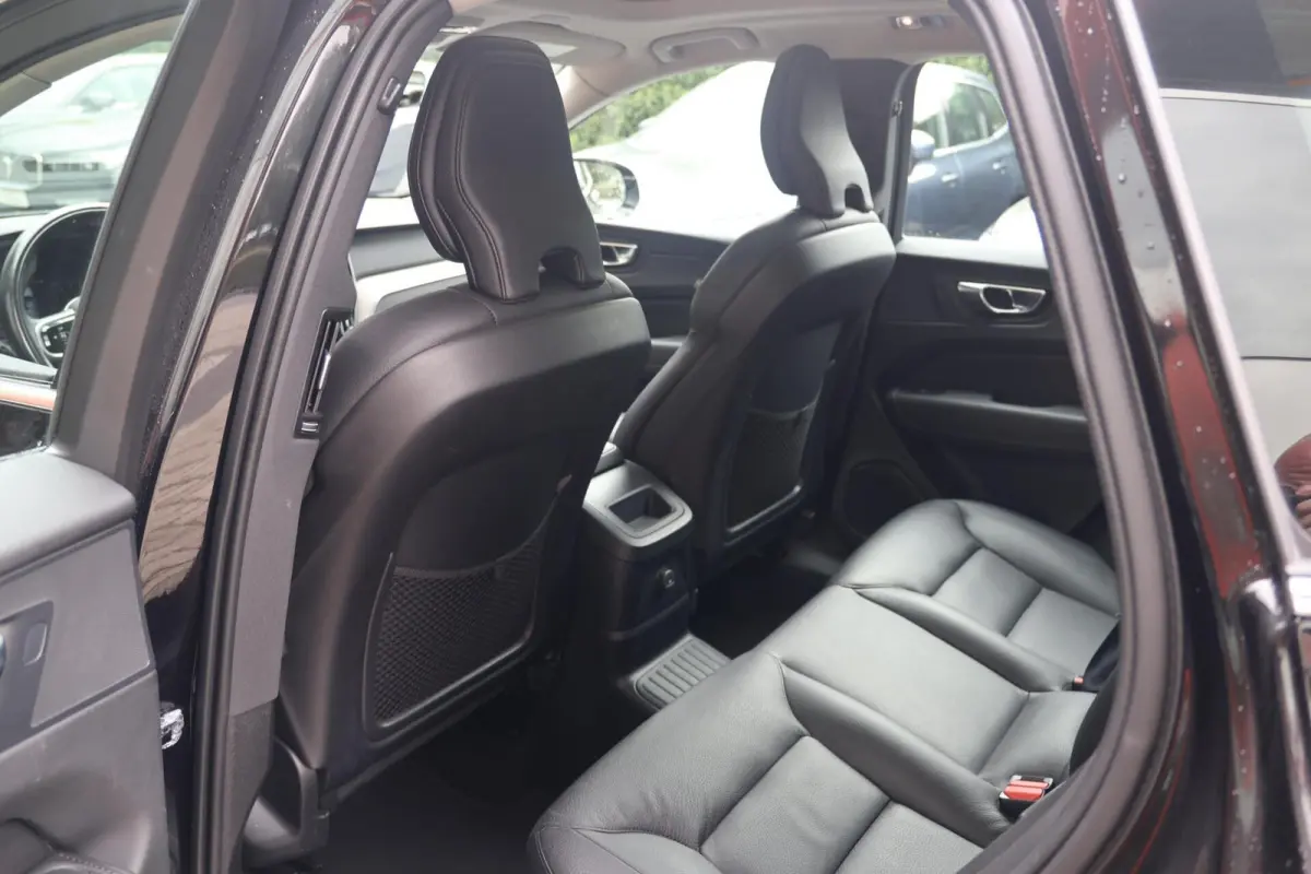T6 Recharge AWD Inscription | Stoelverwarming | Trekhaak | Parkeercamera | Panoramadak | Pilot Assist | BLIS | Leder | Keyless
