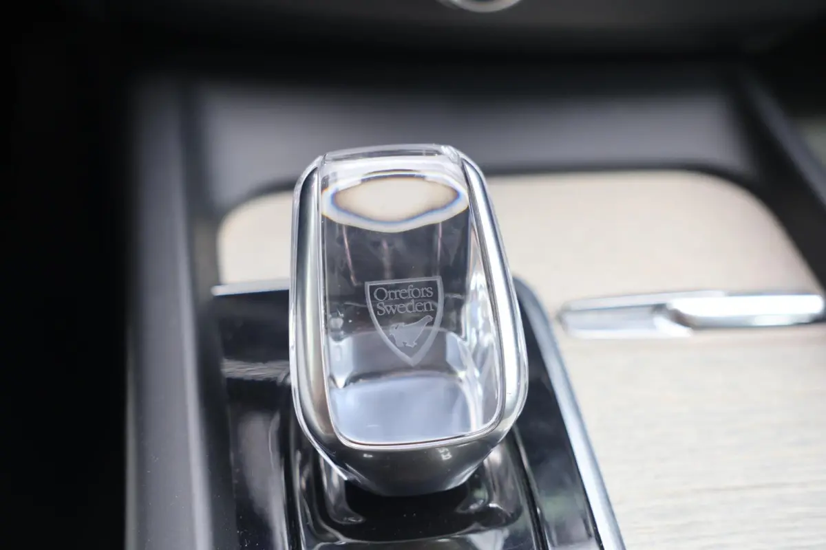 T6 Recharge AWD Inscription | Stoelverwarming | Trekhaak | Parkeercamera | Panoramadak | Pilot Assist | BLIS | Leder | Keyless