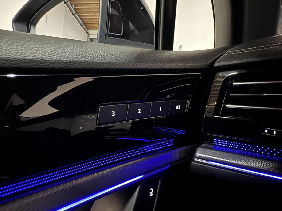 3.0 TSi eHybrid 4MOTION R-Line Pano Lapiz Blue