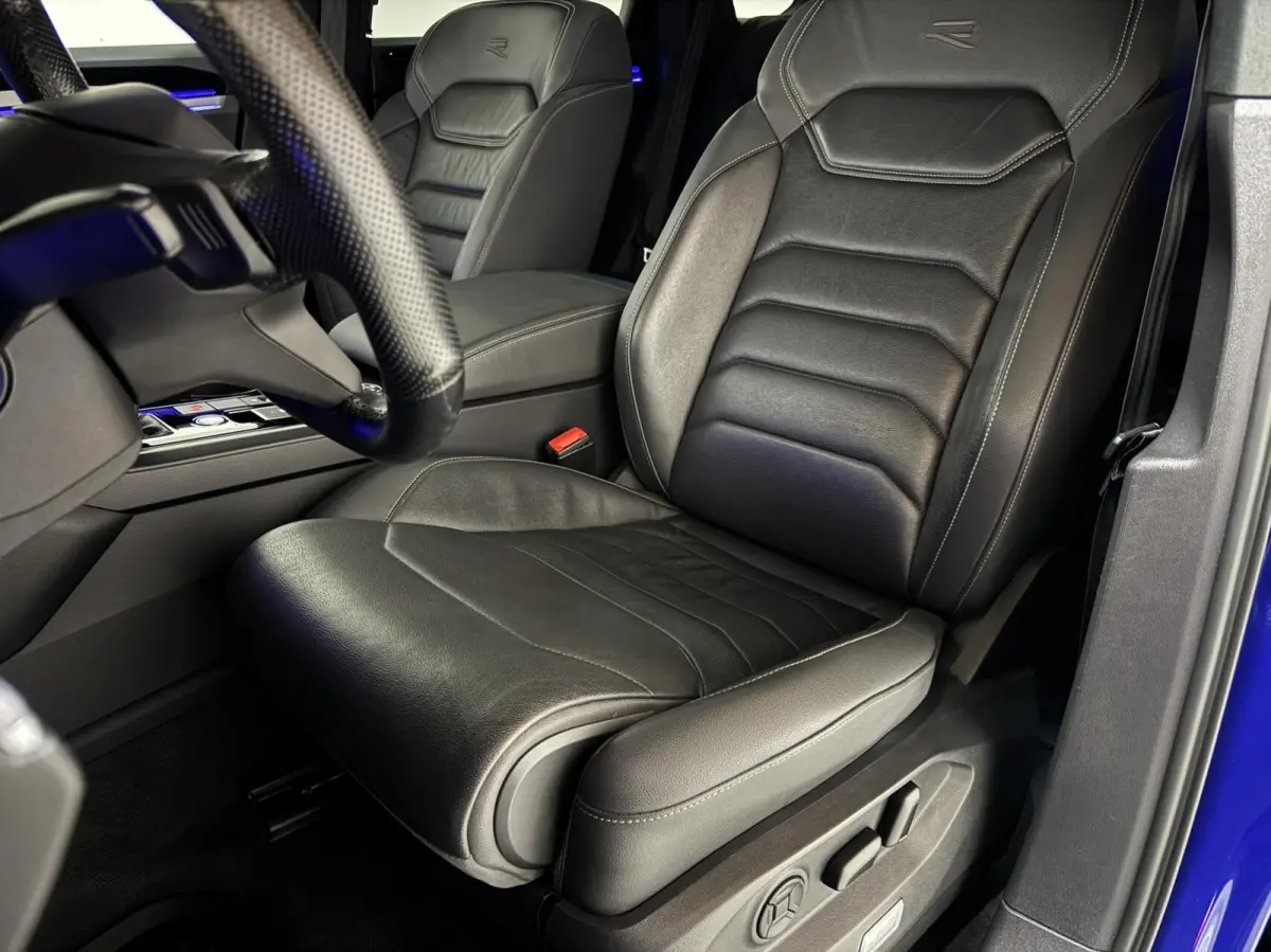 3.0 TSi eHybrid 4MOTION R-Line Pano Lapiz Blue