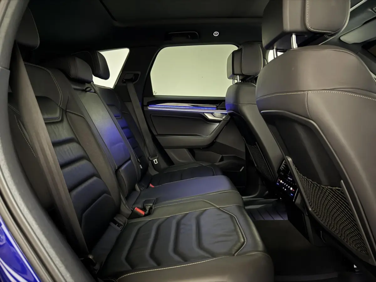 3.0 TSi eHybrid 4MOTION R-Line Pano Lapiz Blue