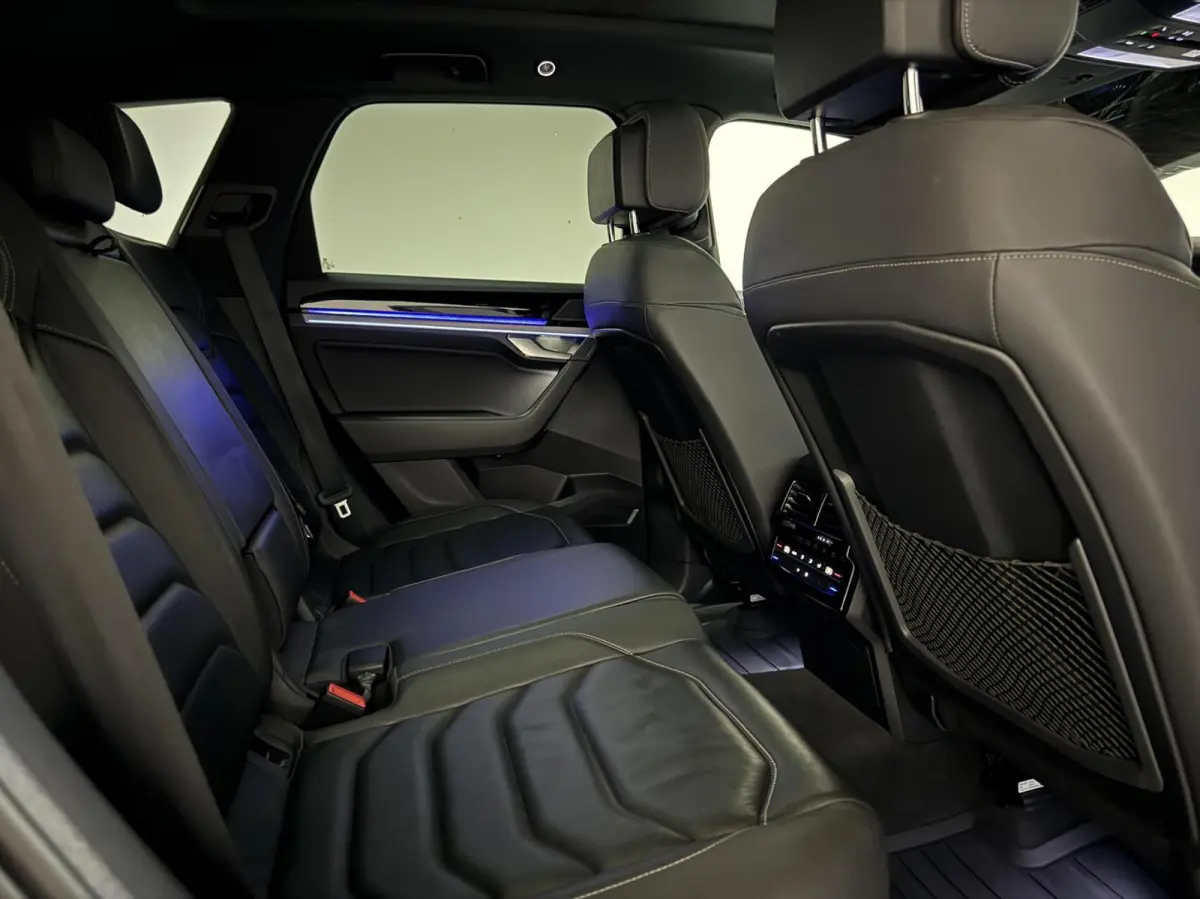 3.0 TSi eHybrid 4MOTION R-Line Pano Lapiz Blue