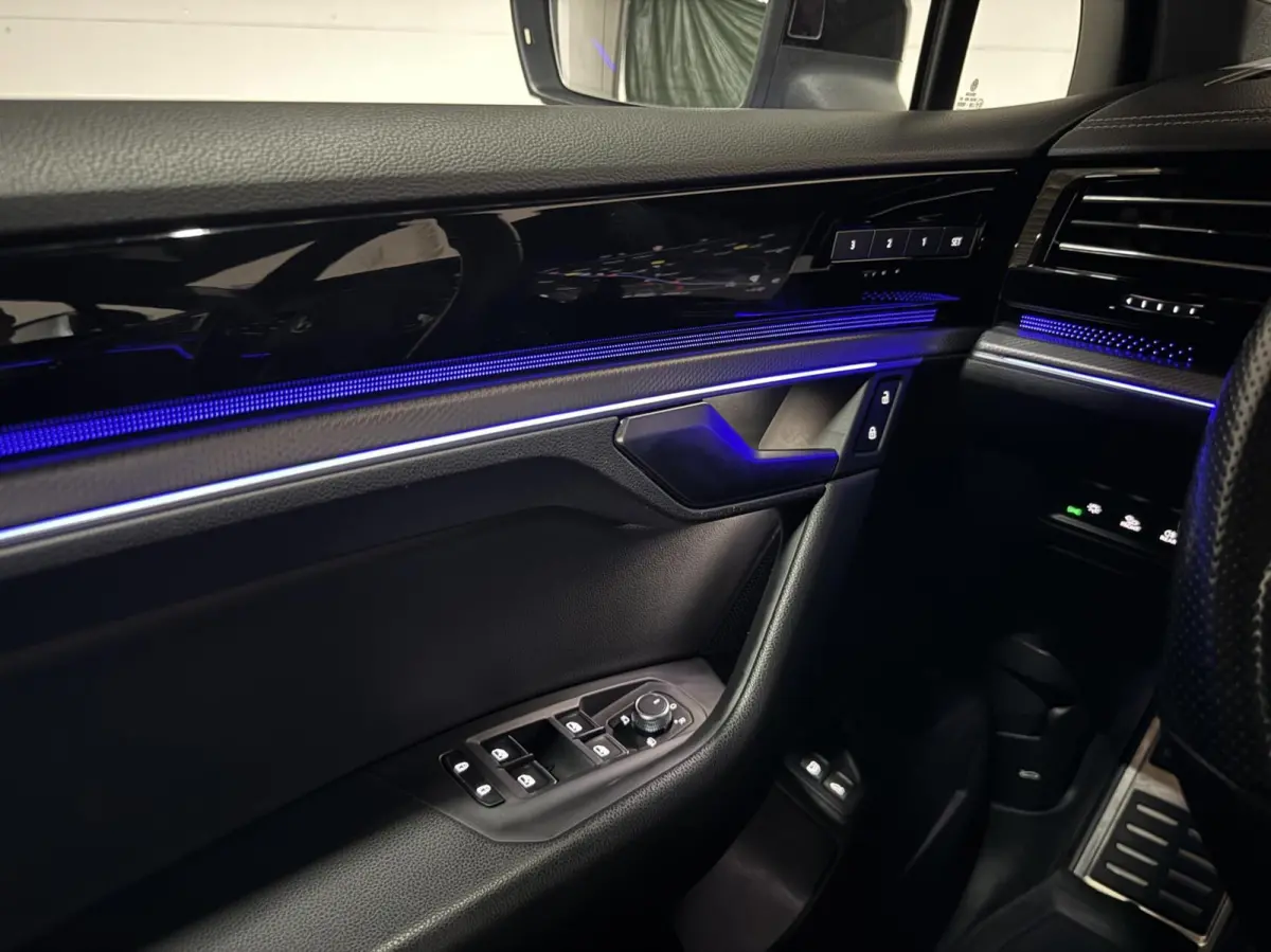 3.0 TSi eHybrid 4MOTION R-Line Pano Lapiz Blue