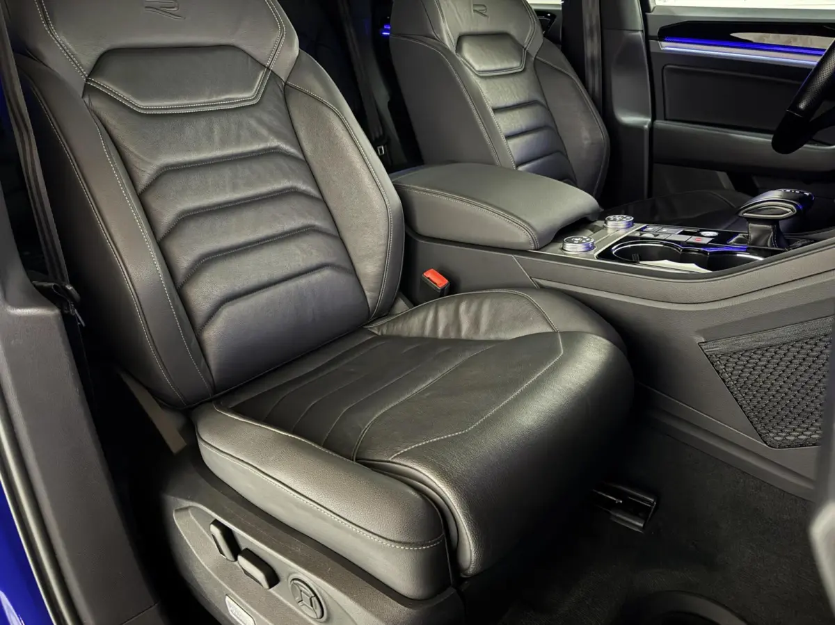 3.0 TSi eHybrid 4MOTION R-Line Pano Lapiz Blue