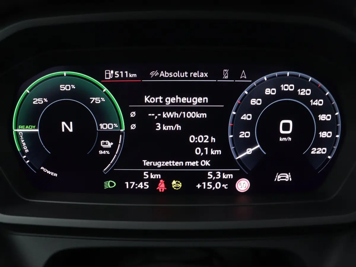 40 Advanced edition 77 kWh 204 PK | Automaat | Navigatie | Stoelverwarming | Apple Carplay | Android Auto | Parkeersensoren achter | Matrix-LED koplampen | Elektrische achterklep |