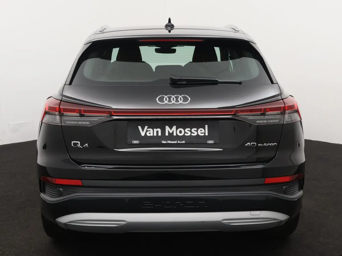 40 Advanced edition 77 kWh 204 PK | Automaat | Navigatie | Stoelverwarming | Apple Carplay | Android Auto | Parkeersensoren achter | Matrix-LED koplampen | Elektrische achterklep |