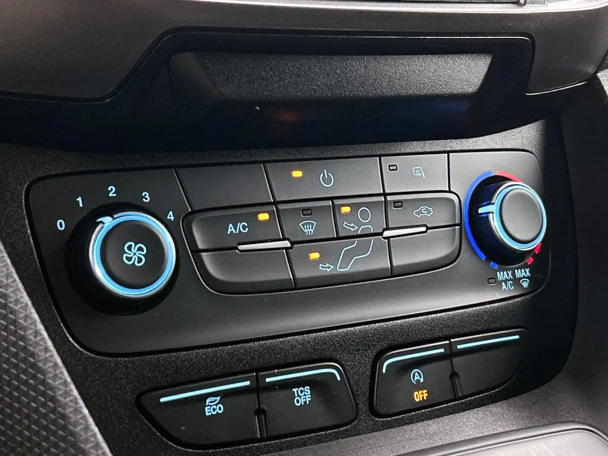 1.5 EcoBlue Automaat L2 Trend Navigatie Airco Parkeersensoren Cruise Control 3Zits Camera DAB+