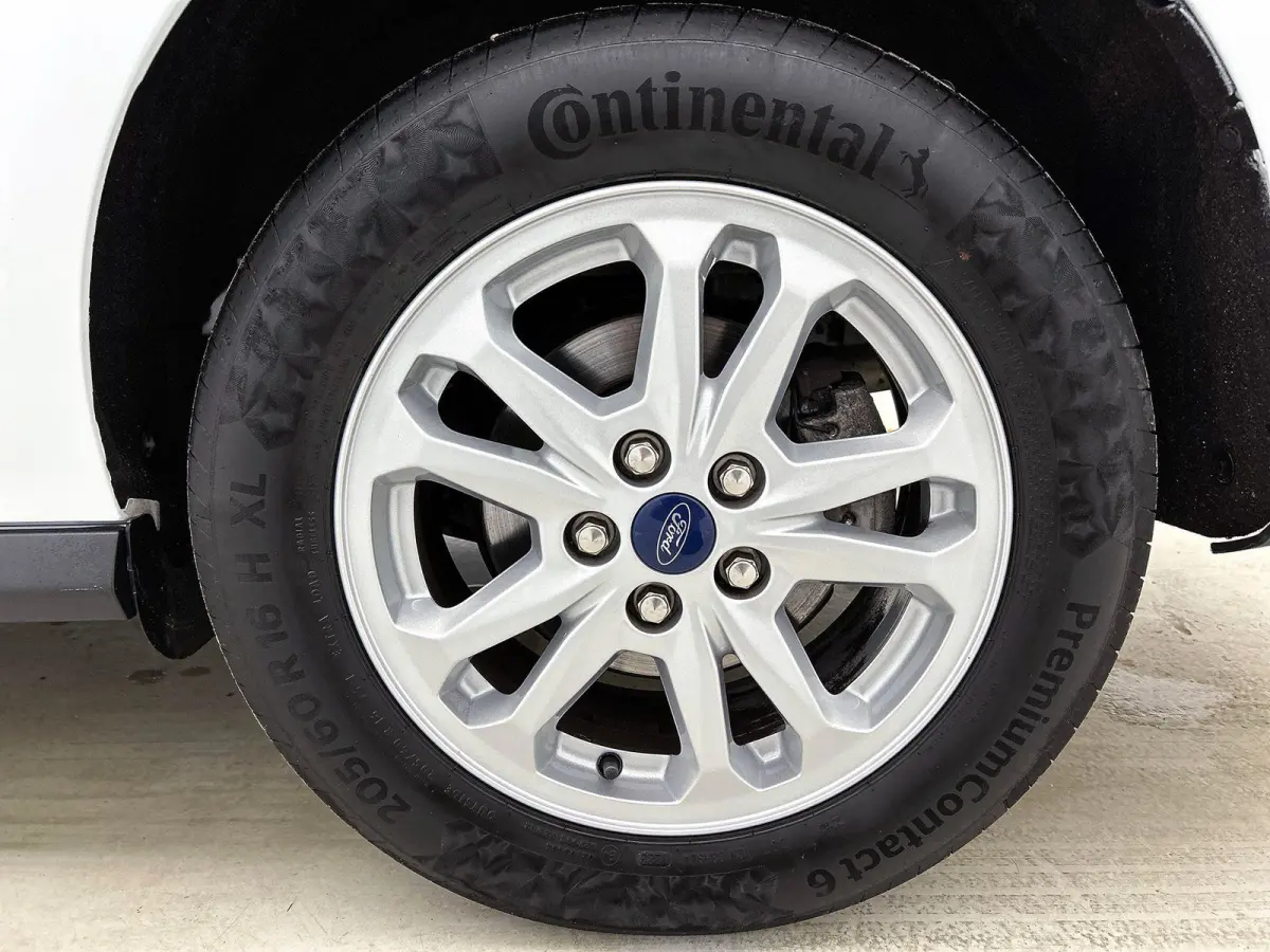 1.5 EcoBlue Automaat L2 Trend Navigatie Airco Parkeersensoren Cruise Control 3Zits Camera DAB+