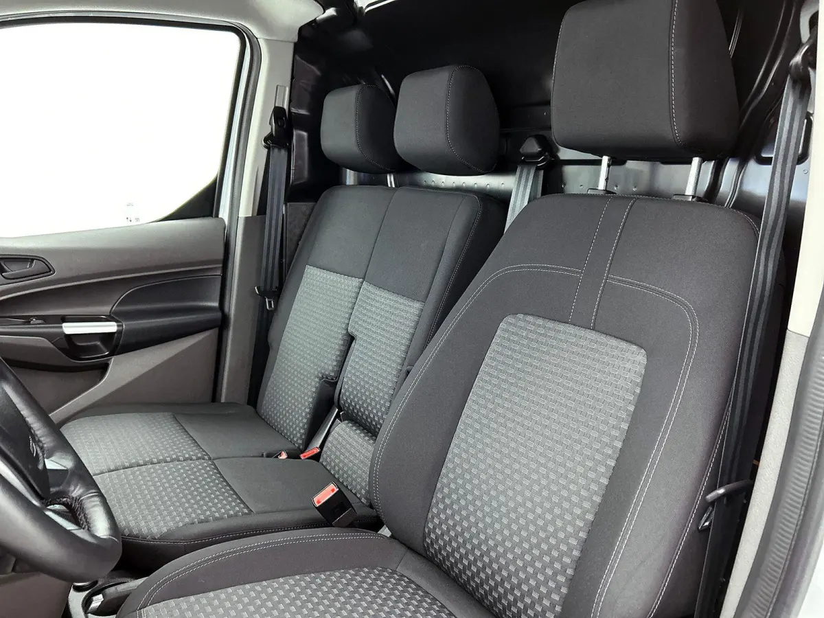 1.5 EcoBlue Automaat L2 Trend Navigatie Airco Parkeersensoren Cruise Control 3Zits Camera DAB+