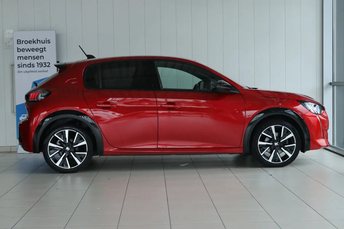 1.2 Turbo GT Pack | Adapt. Cruise | Trekhaak | Camera | Stoelverwarming | Navi | Carplay | Keyless | Climate | 17 Inch | Dodehoekdetectie