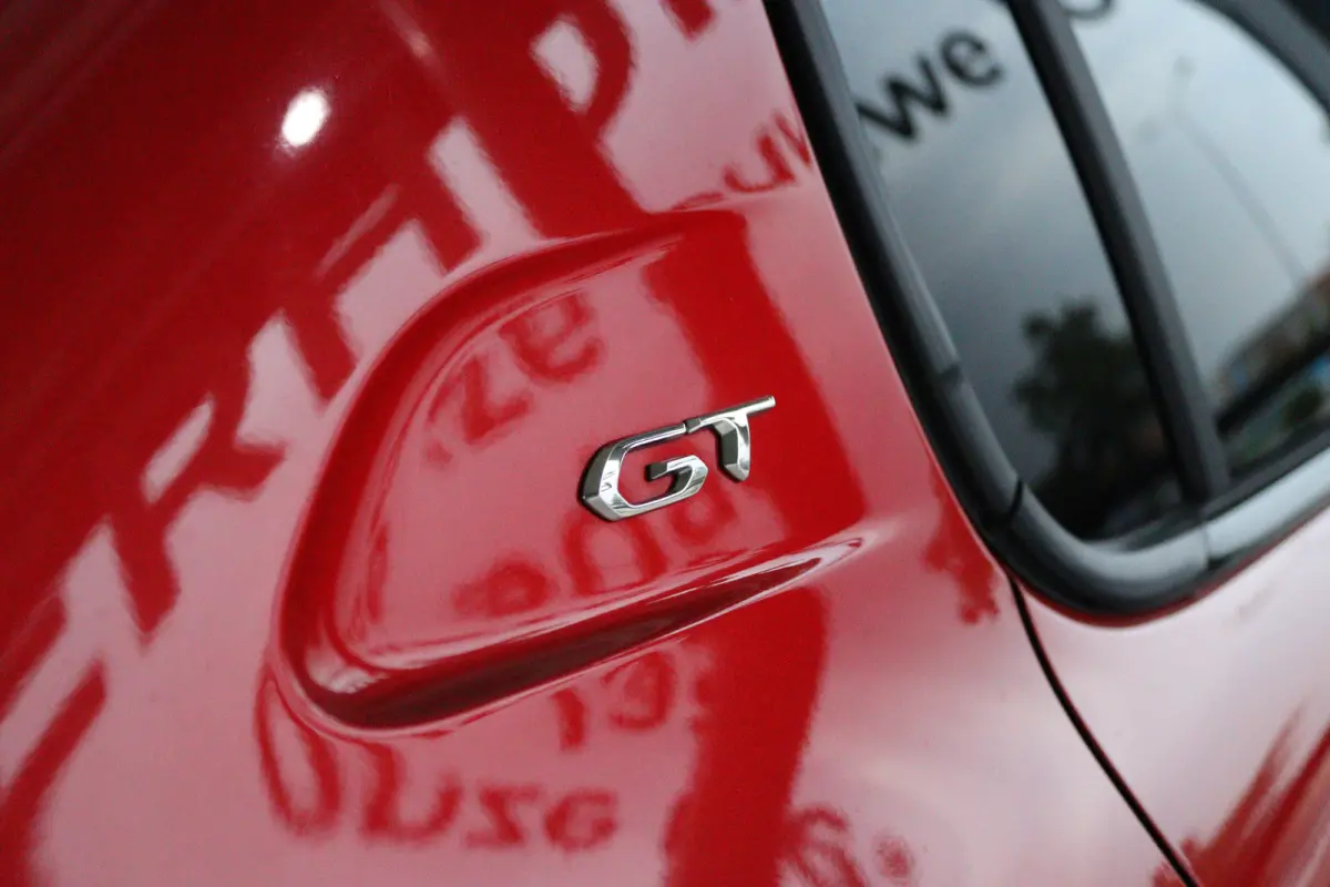 1.2 Turbo GT Pack | Adapt. Cruise | Trekhaak | Camera | Stoelverwarming | Navi | Carplay | Keyless | Climate | 17 Inch | Dodehoekdetectie