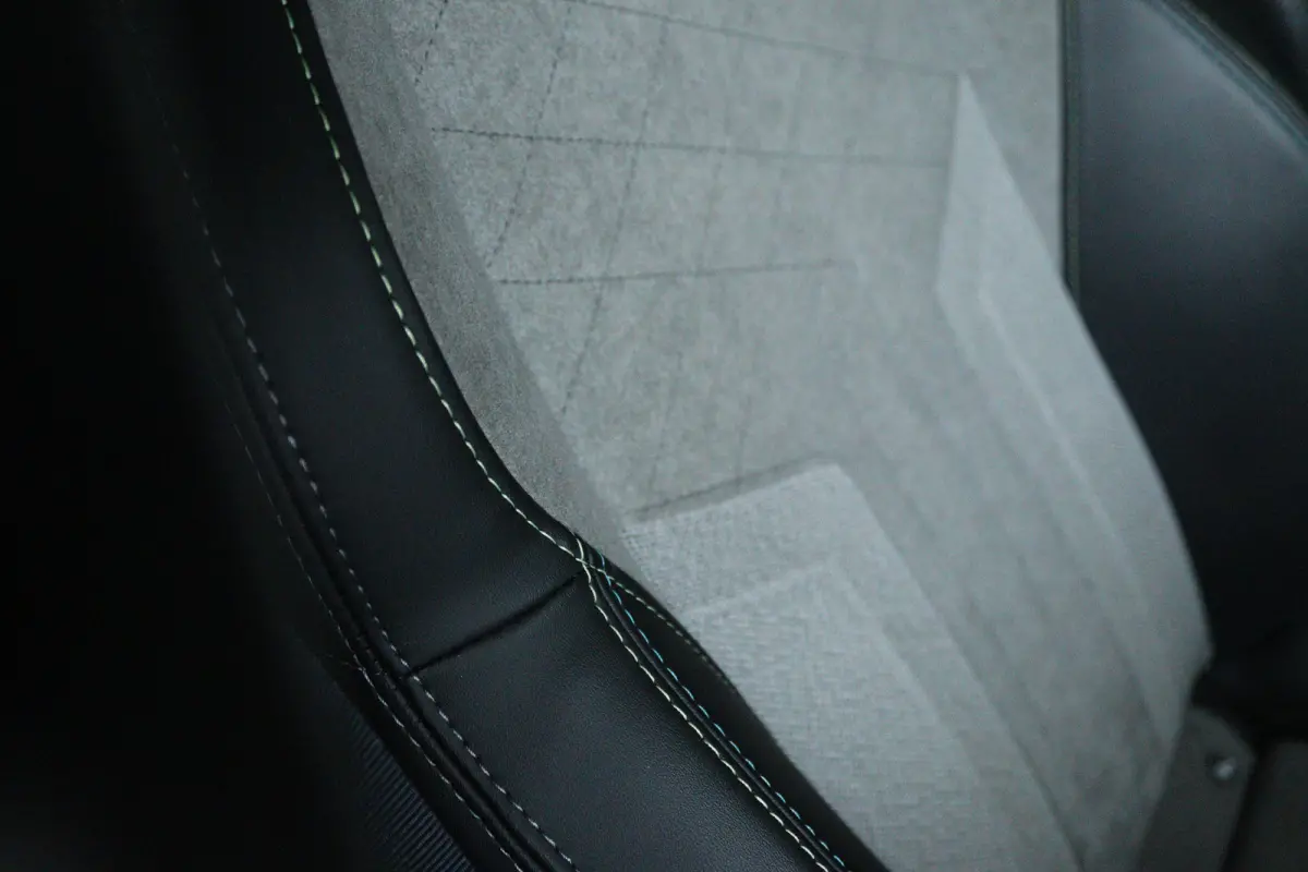 1.2 Turbo GT Pack | Adapt. Cruise | Trekhaak | Camera | Stoelverwarming | Navi | Carplay | Keyless | Climate | 17 Inch | Dodehoekdetectie