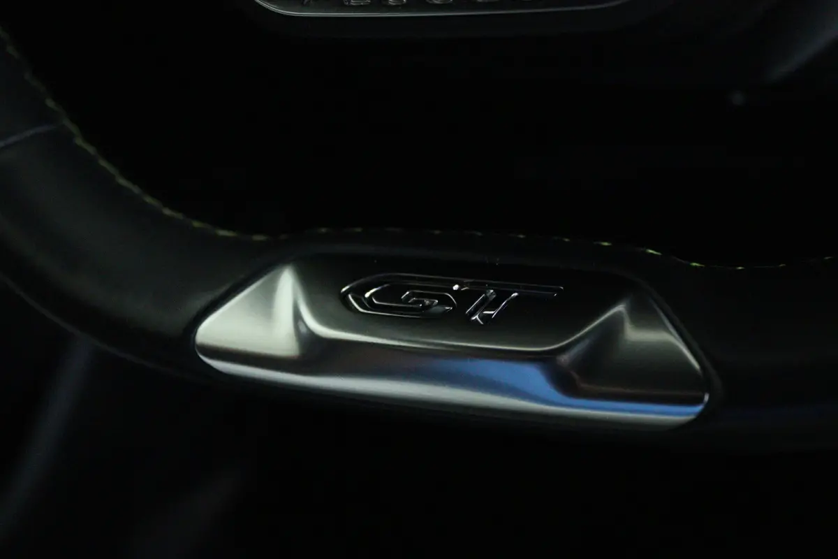 1.2 Turbo GT Pack | Adapt. Cruise | Trekhaak | Camera | Stoelverwarming | Navi | Carplay | Keyless | Climate | 17 Inch | Dodehoekdetectie